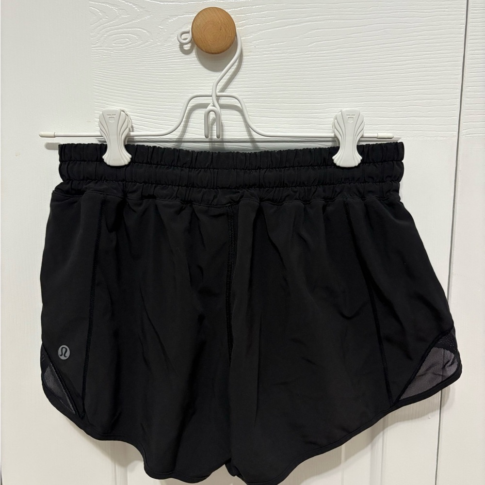 Lululemon Hotty Hot Low-Rise Lined Short 2.5” in Black